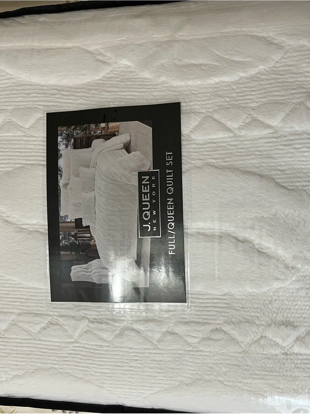 J. Queen New York Cream Full/Queen Quilt Set